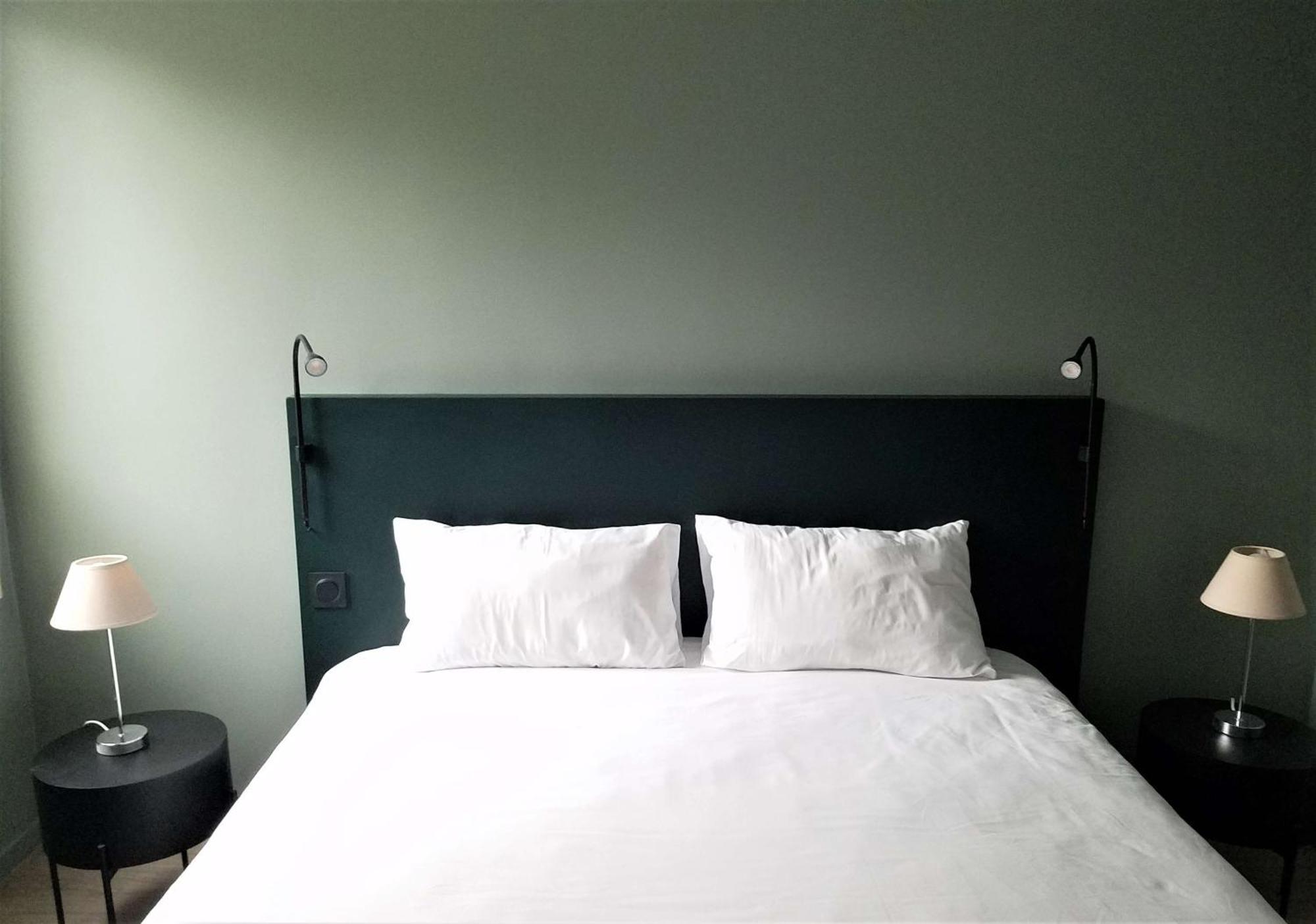 Brit Hotel Marseille Aeroport Mirabeau Екстериор снимка