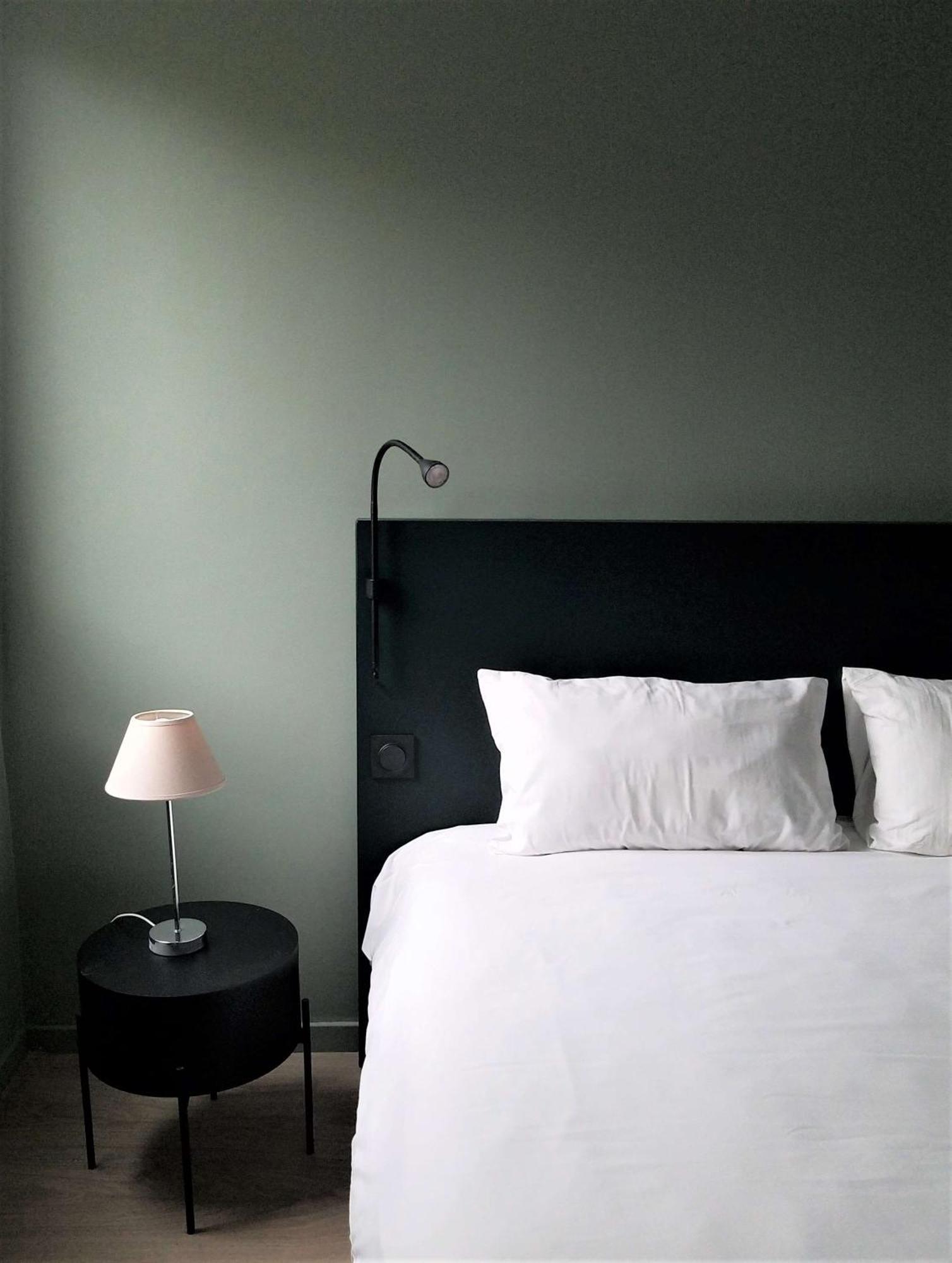 Brit Hotel Marseille Aeroport Mirabeau Екстериор снимка