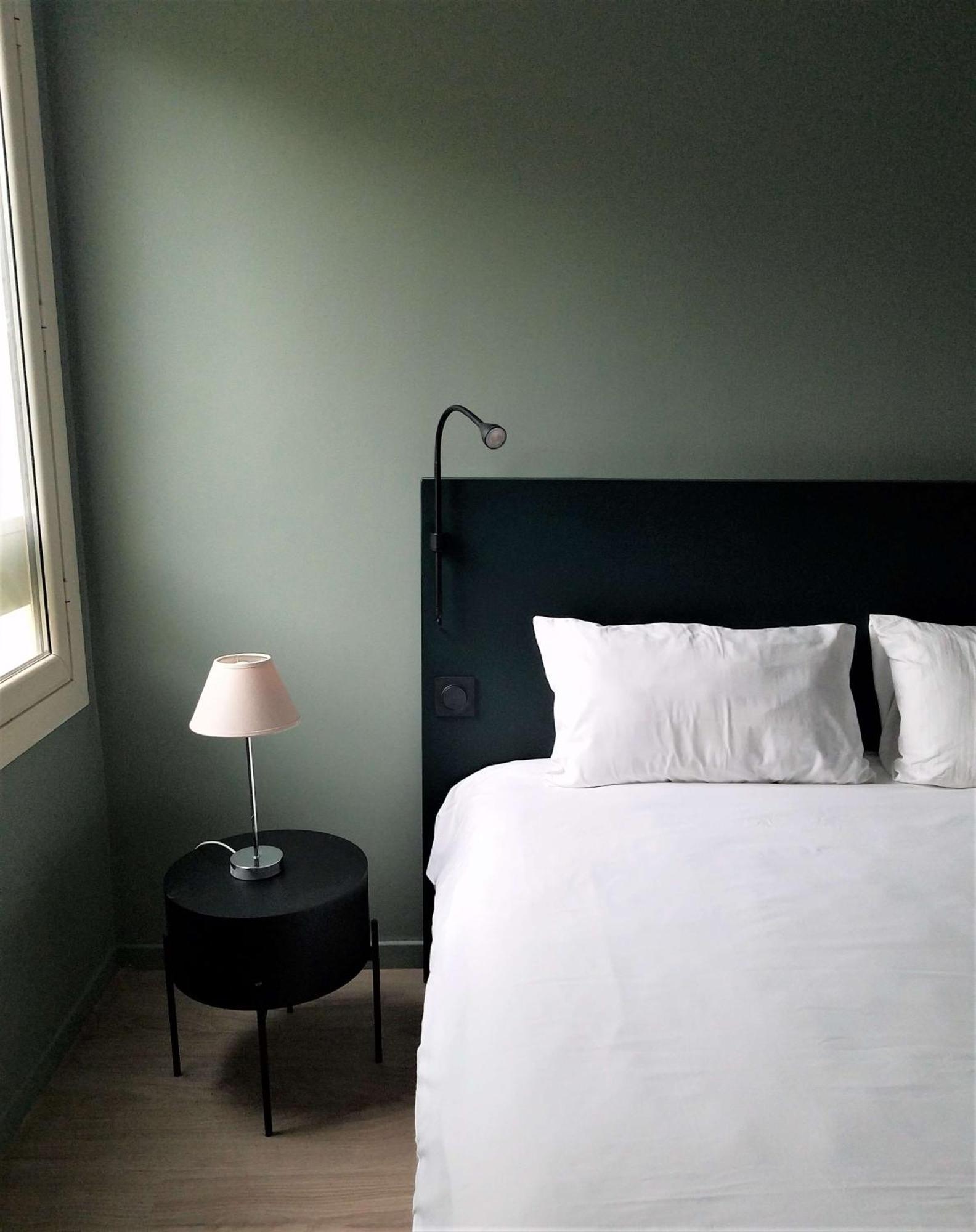 Brit Hotel Marseille Aeroport Mirabeau Екстериор снимка