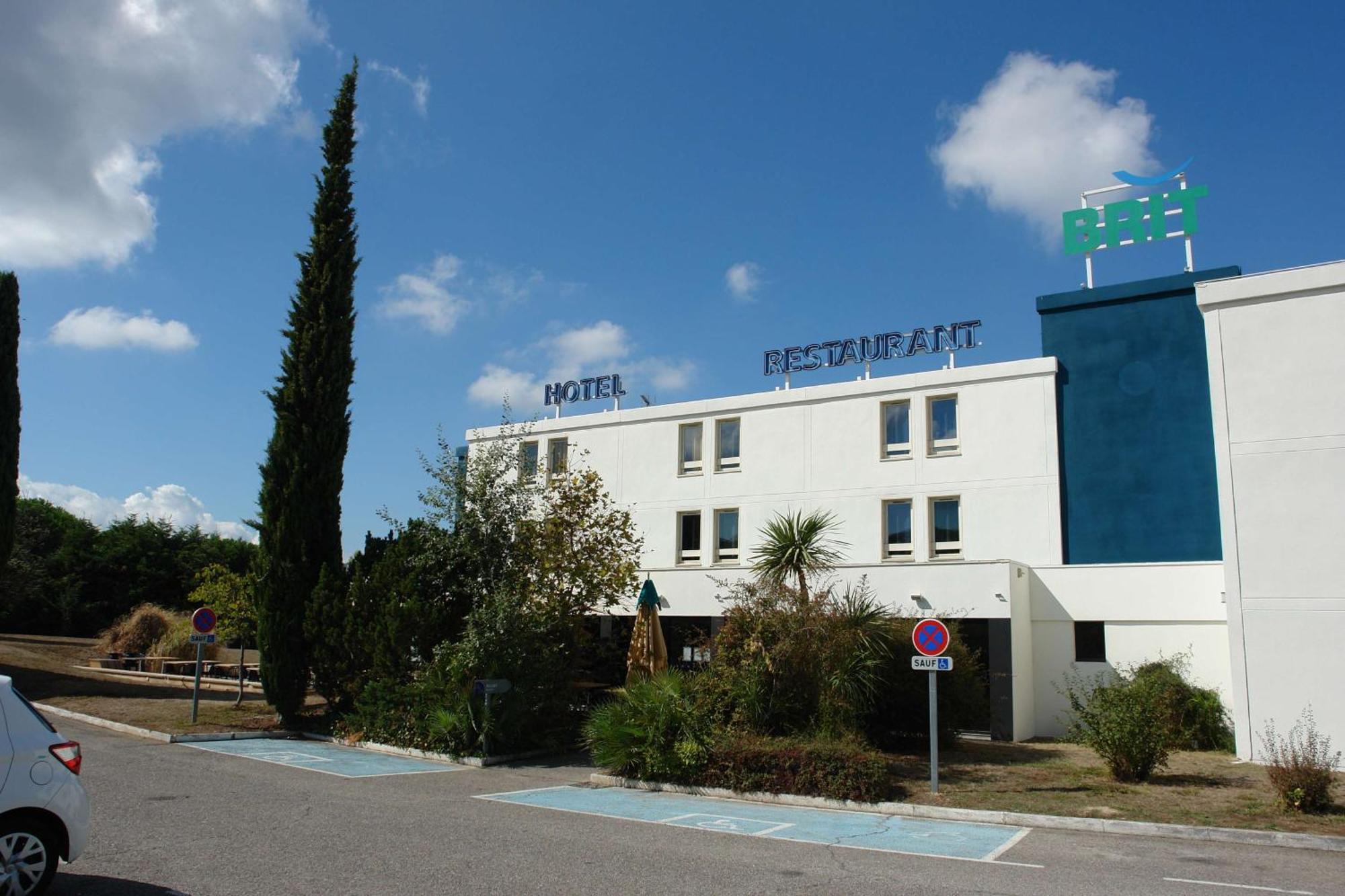 Brit Hotel Marseille Aeroport Mirabeau Екстериор снимка