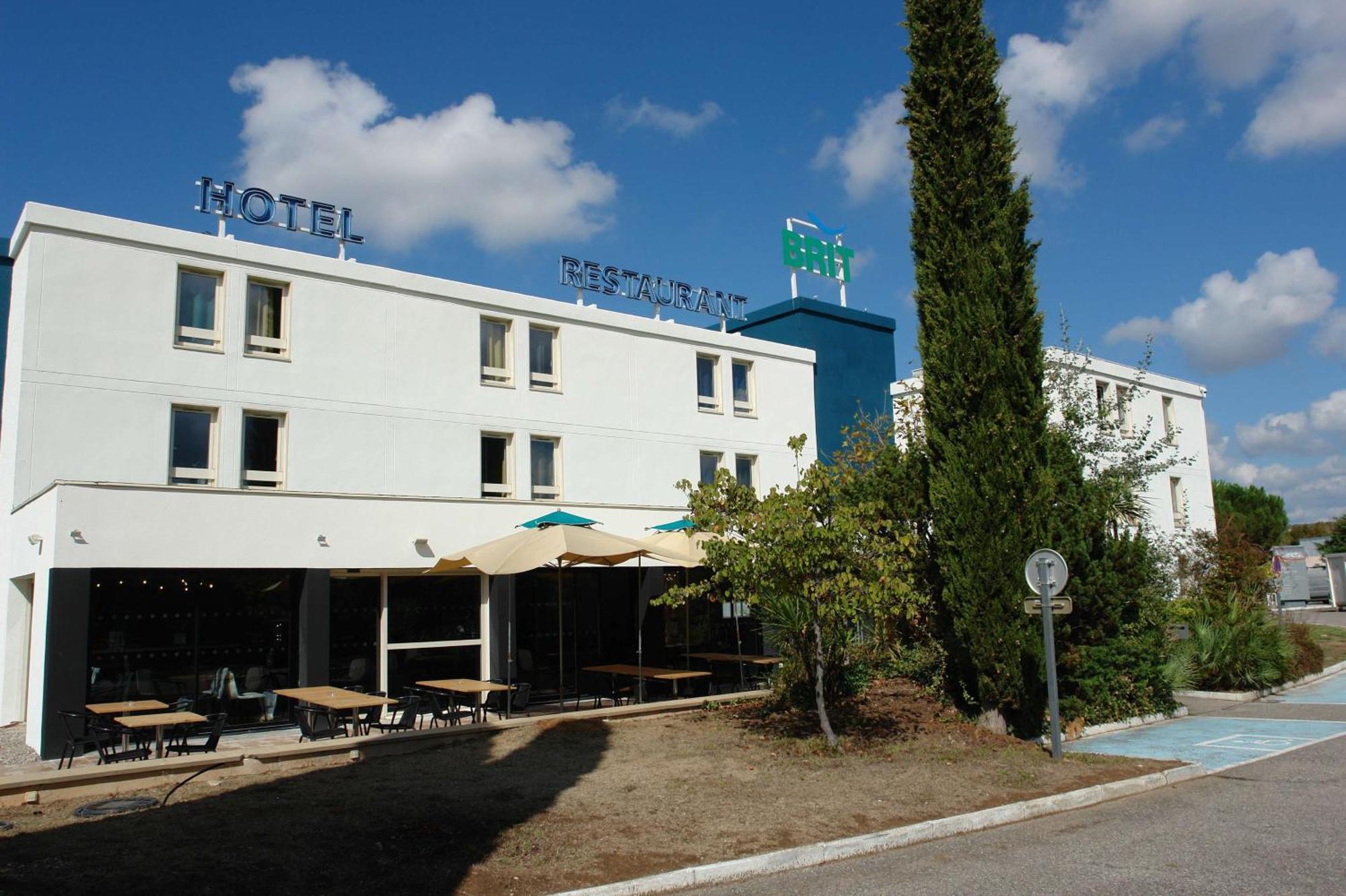 Brit Hotel Marseille Aeroport Mirabeau Екстериор снимка
