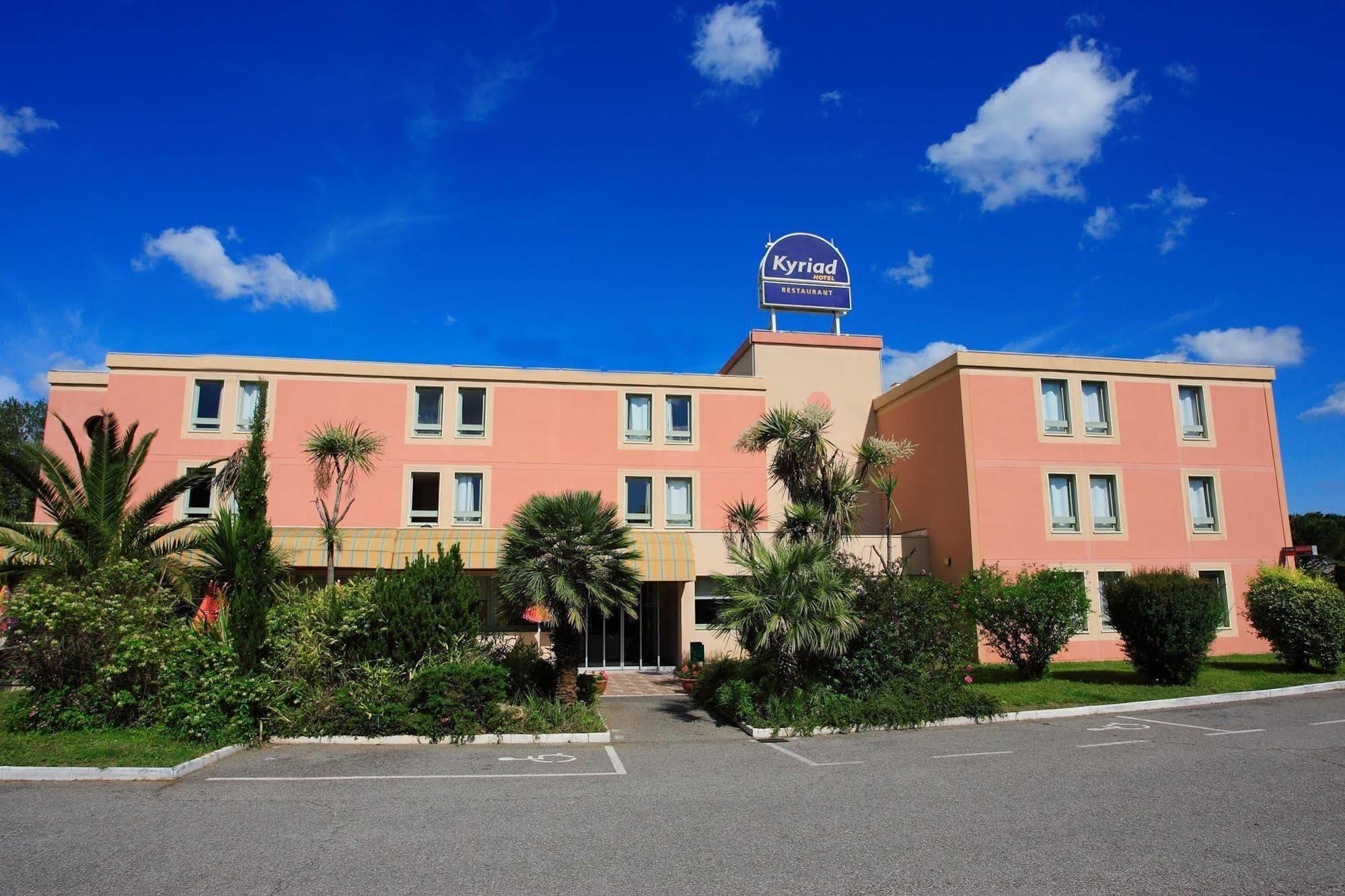 Brit Hotel Marseille Aeroport Mirabeau Екстериор снимка